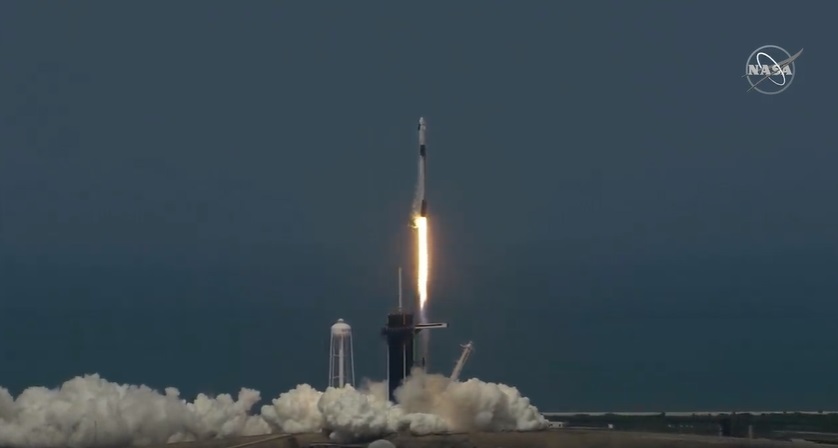SpaceX Falcon 9 uçuşu: İki astronot uzaya gitti!