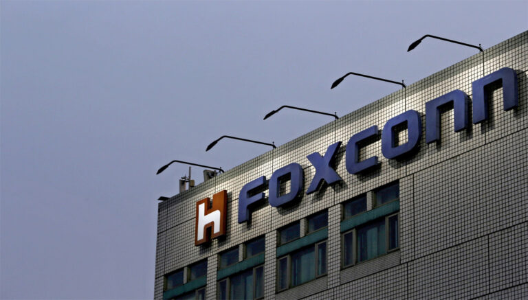 Apple’ın tedarikçisi Foxconn’dan geri adım
