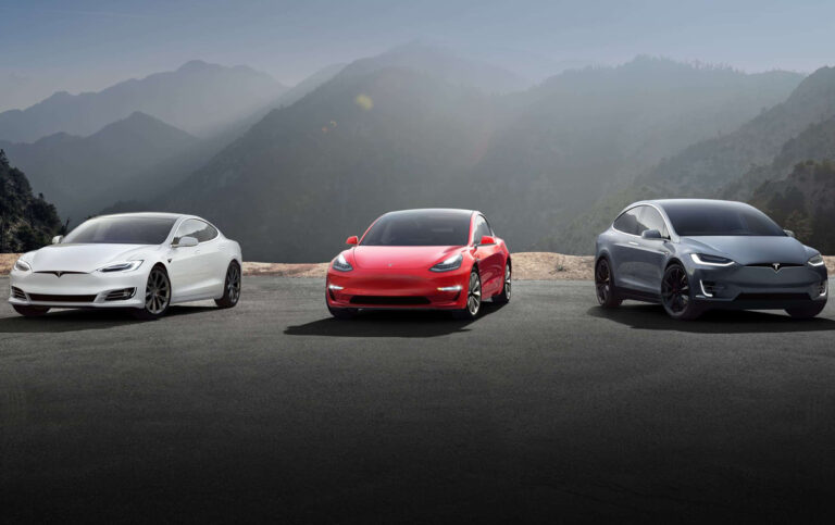 Tesla sürücüsüz otomobil için vites yükseltiyor