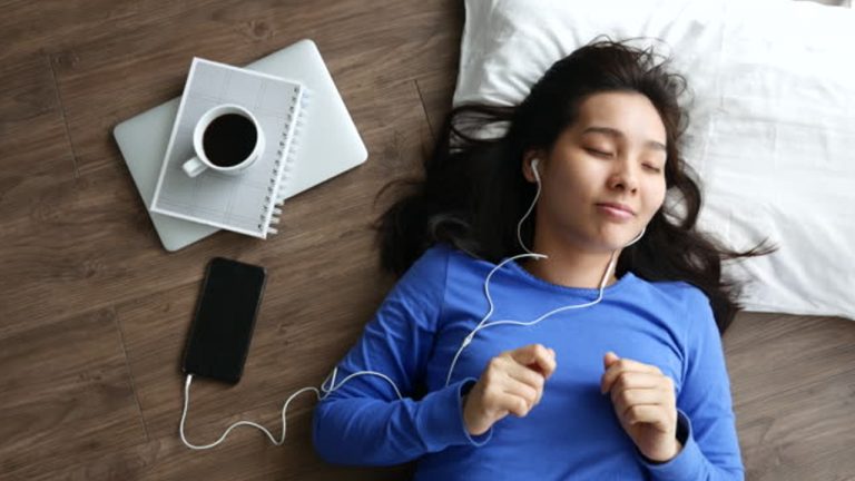 Yeni müzik keşfetmek ve çalma listesi oluşturacak siteler