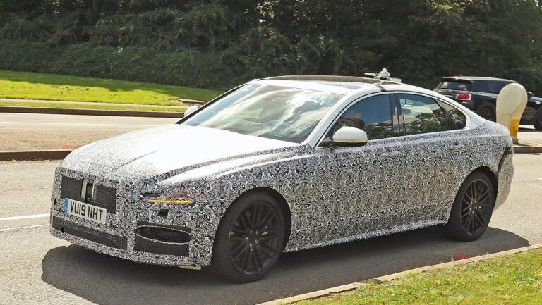 2021 Jaguar XF kamuflajlı olarak görüntülendi