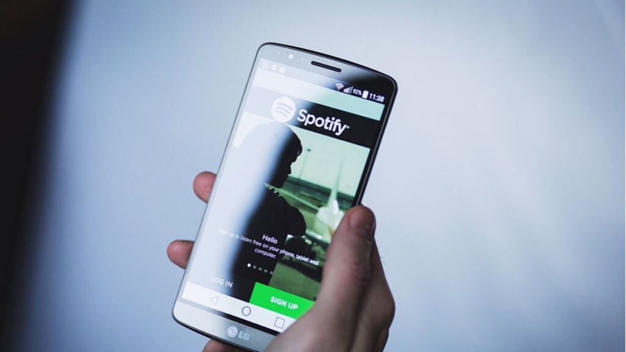 Instagram benzeri Spotify ozelligi-Spotify onerilen takip cubugu-01