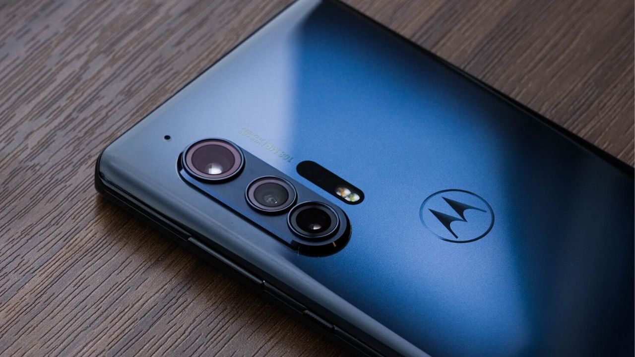 Motorola Edge Plus büyük bir sorunla gündemde