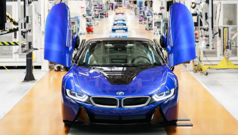 BMW i8 serüveni sona erdi! İşte son araç