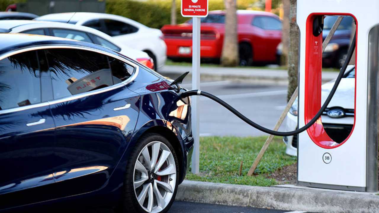Elektrikli araçlar için yeni vergi! Fiyatlar artacak