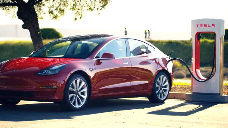 Tesla Model S yeni menzili ile dünyadaki ilk oldu!