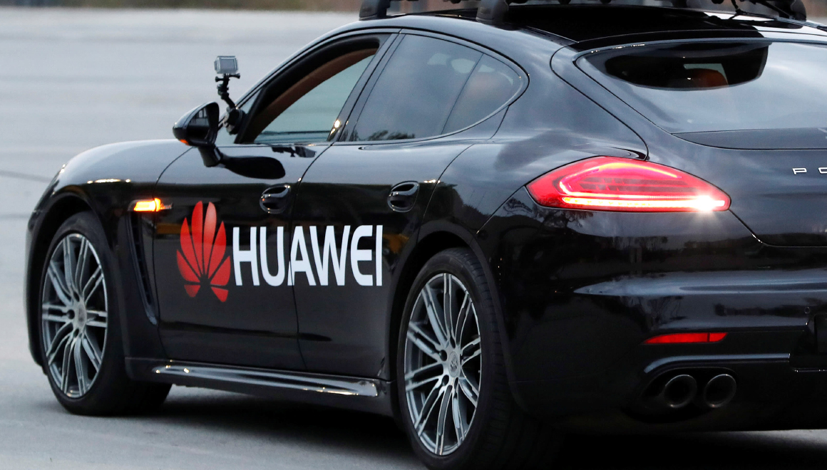 Huawei’den akıllı otomobil hamlesi! iOS’a rakip mi?