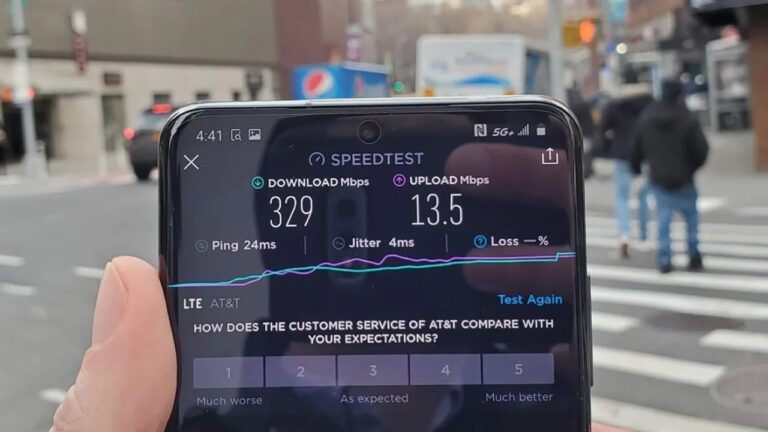 Samsung, Apple ve Huawei karşısında zorlanıyor