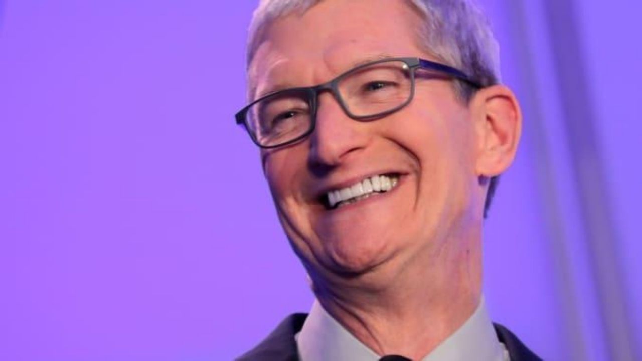 Apple CEO’su Tim Cook, 5 milyonluk bağışta bulundu