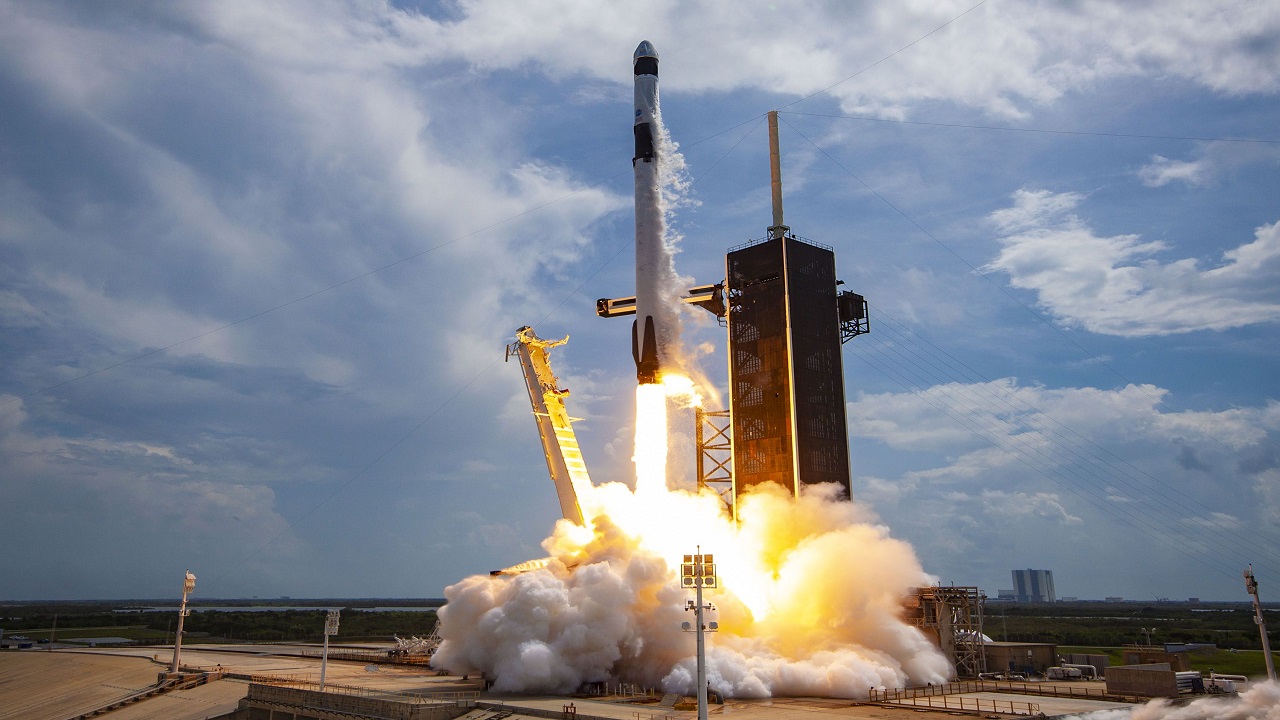 SpaceX tarihi gecesinde iki rekor kırmayı deneyecek