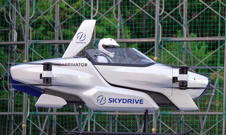 Uçan araba Toyota SkyDrive testi gerçekleşti