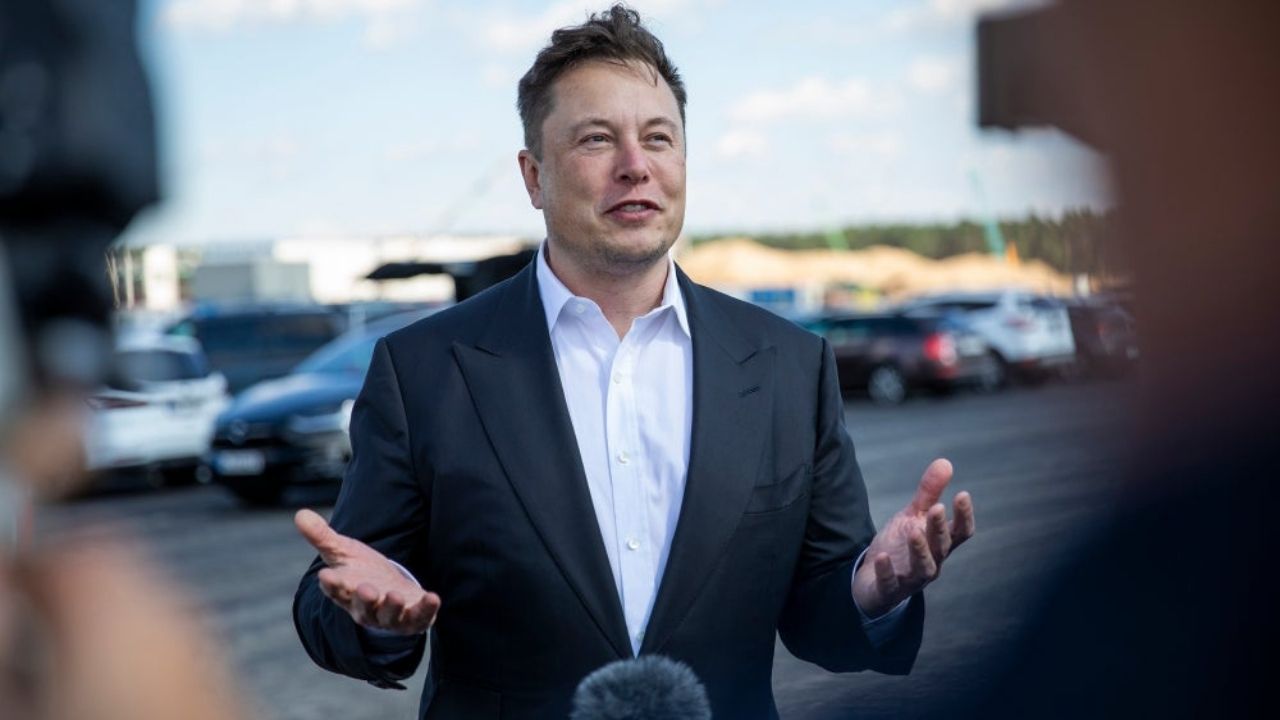 Elon Musk hayır işleri için servetinin yarısını verecek!