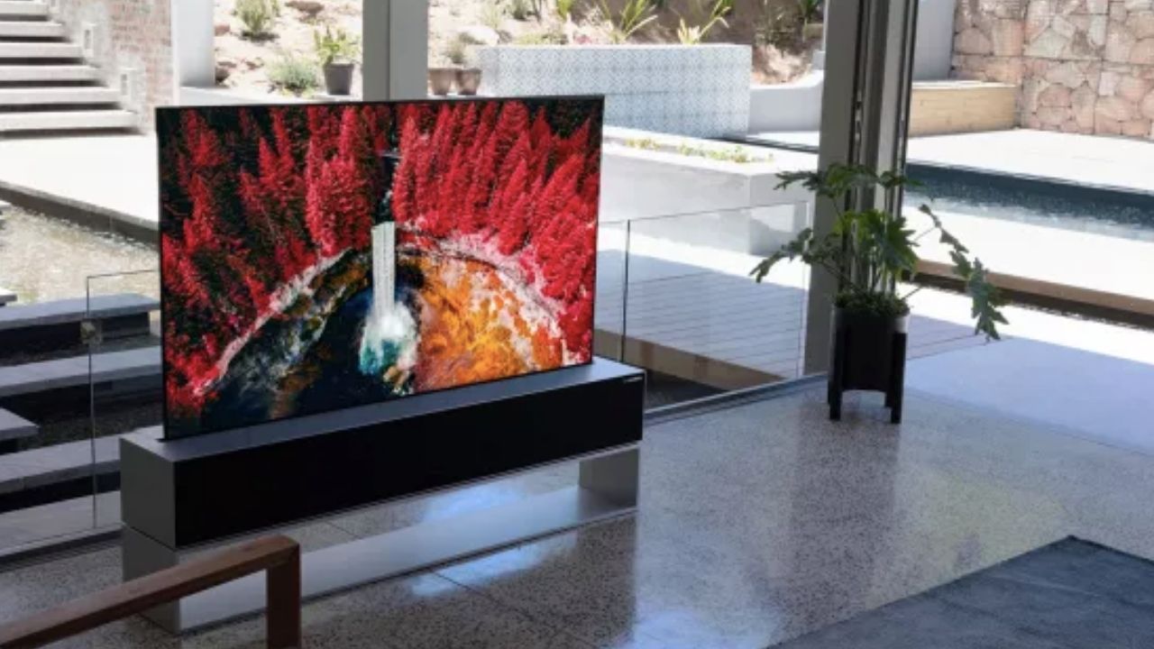 LG, ekim ayında katlanabilir TV’yi piyasaya sürecek