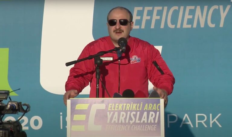 Bakan Varank’tan rektörlere fırça