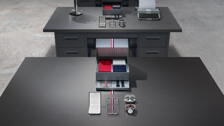 Galaxy Z Fold2 Thom Browne edition rekor kırdı!