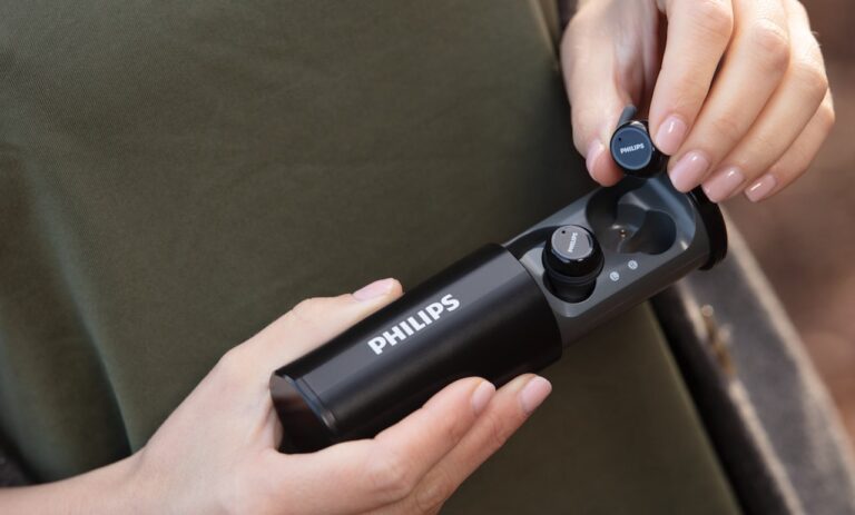 Tere ve suya karşı dayanıklı: Philips TAST702BK/00