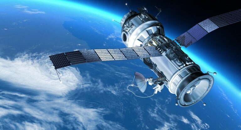 Şimdi sıra bizde: Türksat 5A uydusu fırlatılıyor