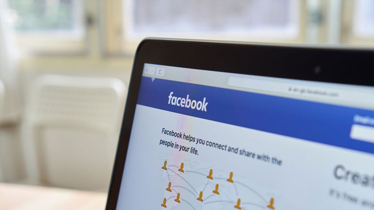 Facebook Holokost’u inkar eden paylaşımları yasaklıyor