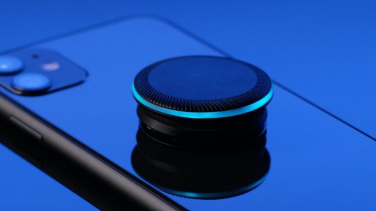 iPhone için geliştirilen ”sesli asistan” odaklı aksesuar