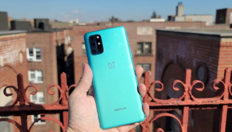 OnePlus 8T parçalarına ayrıldı: Çift batarya!