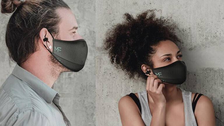 yerleşik kulaklıklı maske