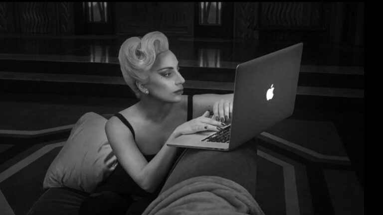 Apple’ın yeni Mac’leri için yıldızlarla dolu reklamı