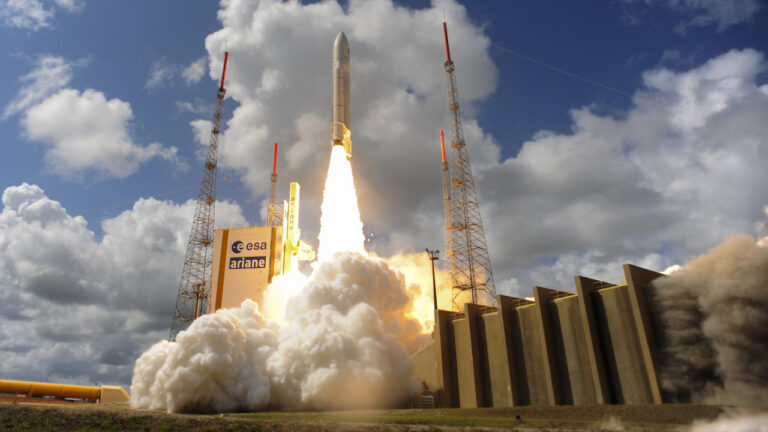 Avrupa Uzay Ajansı’ndan sıcak gezegen adımı