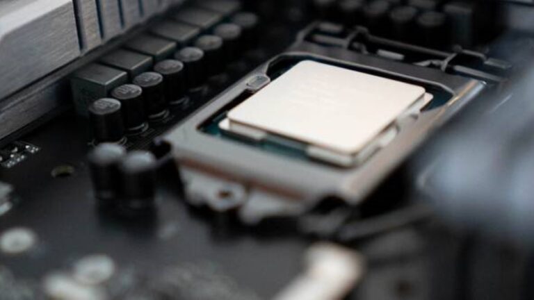 Intel Core i7-11700K, AMD Ryzen 7 5800X’e fark attı