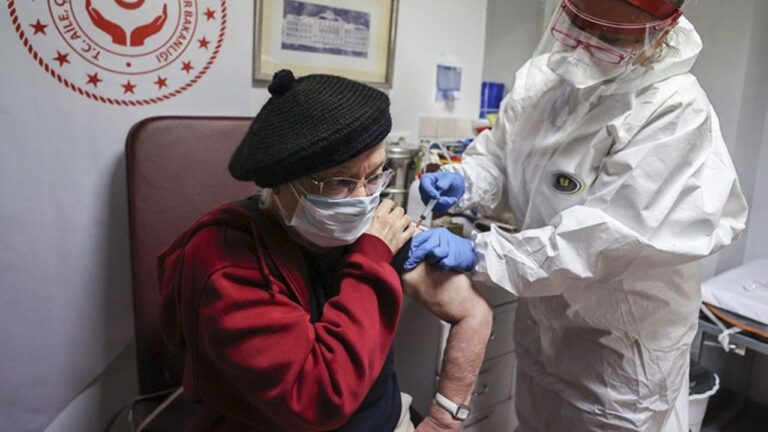 Türkiye’de kaç kişiye aşı yapıldı? İşte son durum