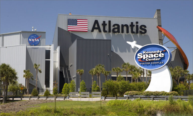 NASA, Kennedy Uzay Merkezi’ni gezmeye davet ediyor
