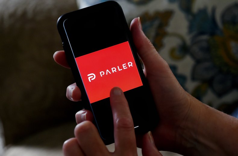 Api Parlar Apple, Parler konusunda geri adım atmadı - ShiftDelete.Net