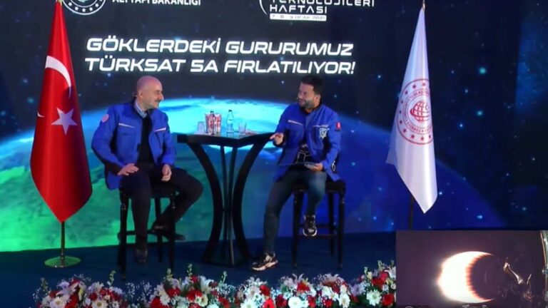 Türksat 5A resmi canlı yayınını Hakkı Alkan sundu
