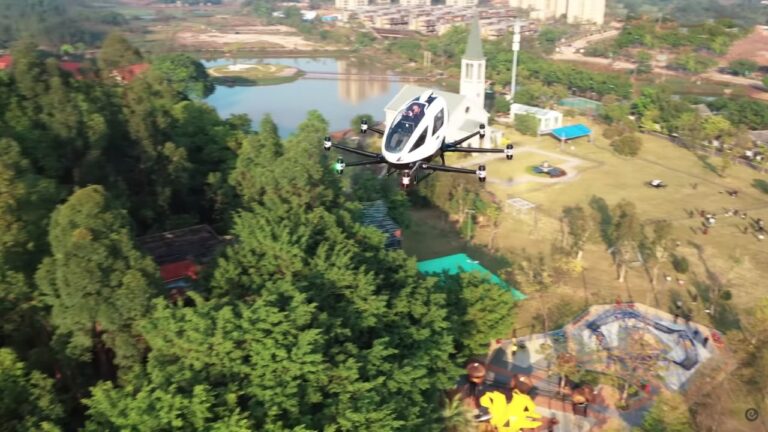 Filmler gerçek oldu: Uçan taksi Çin’de ortaya çıktı