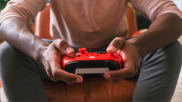 Xbox’ın yeni temaya sahip oyun kumandası göz alıyor