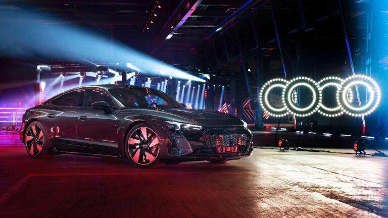 2022 elektrikli Audi E-Tron GT tanıtıldı