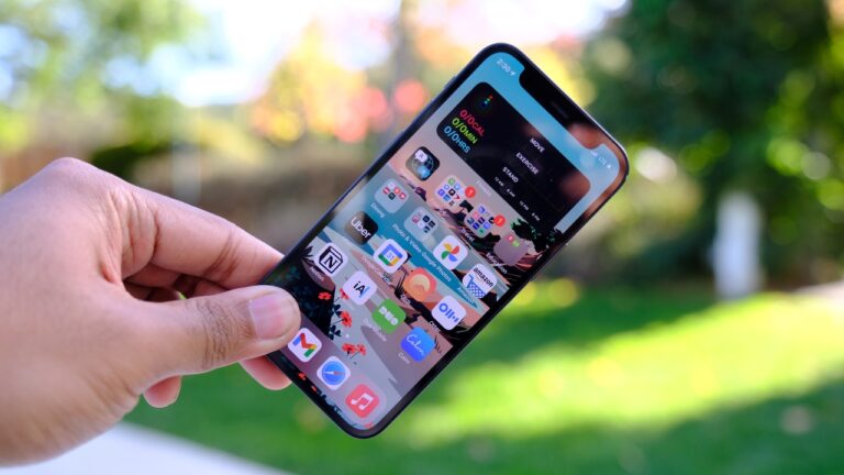 iPhone 12 mini ekran değişimi nerede yapılır? 2023 fiyat listesi