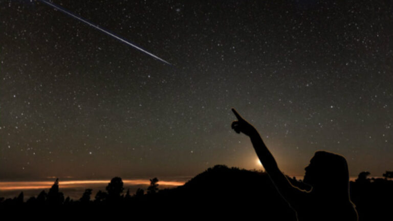 Türkiye’ye meteor mu düştü? Sosyal medya ayakta