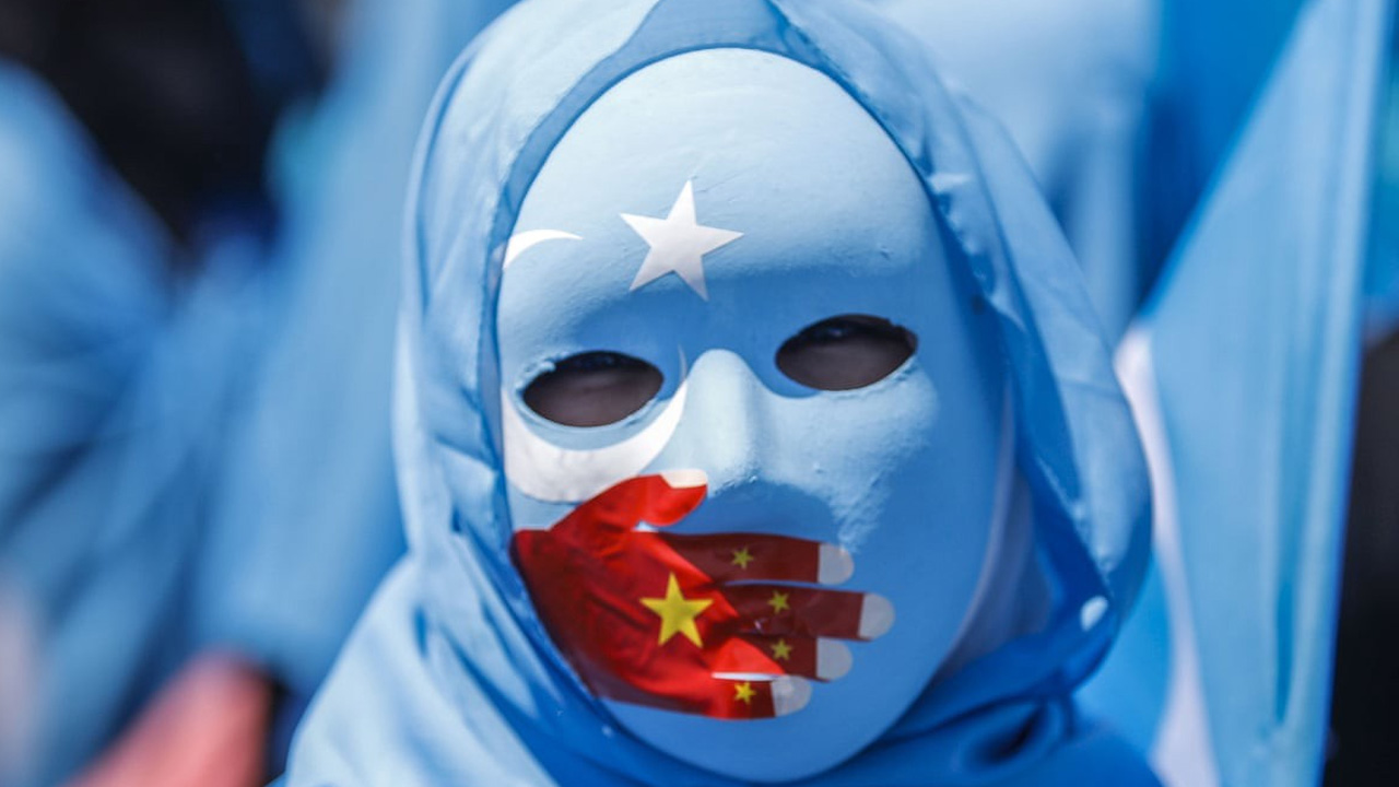 Çinli hackerlar Uygurların Facebook’larına saldırdı