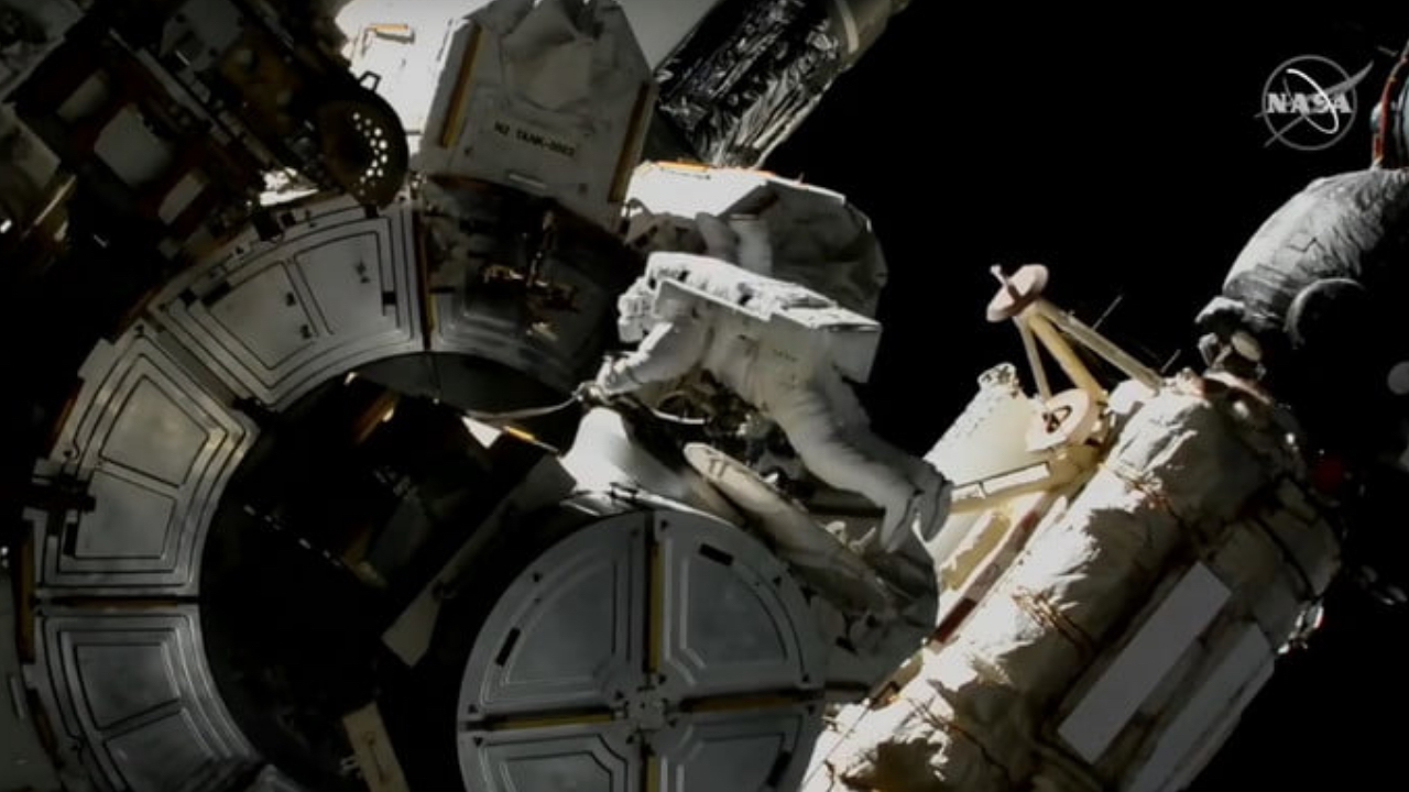ISS astronotları, uzay yürüyüşünde tehlike atlattı