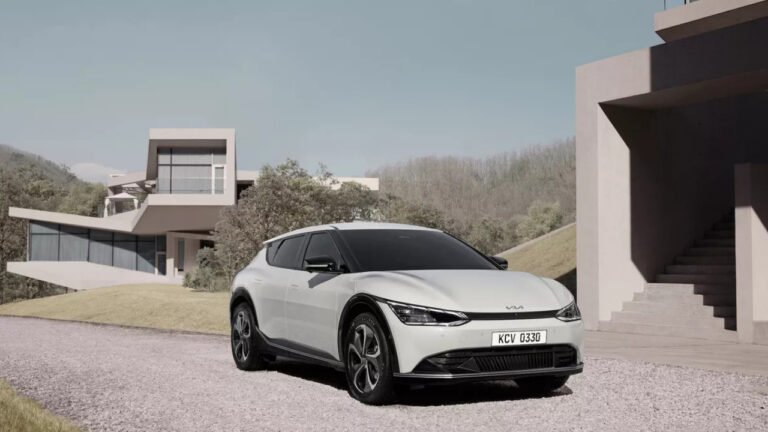 Kia, yeni elektrikli otomobilinin görüntülerini sergiledi