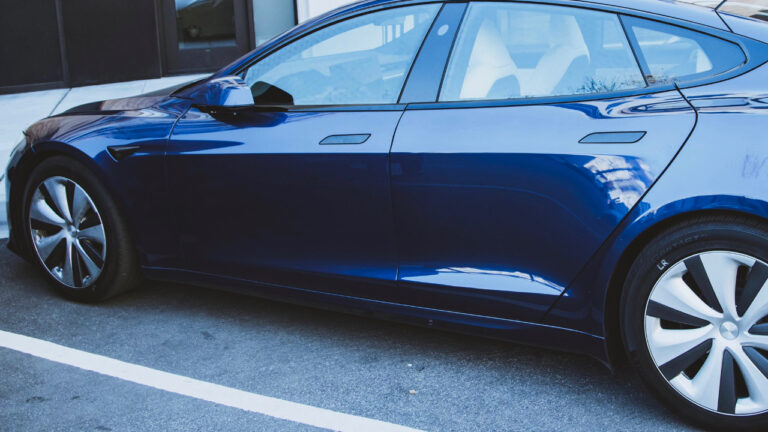 Tesla’nın tartışmalı direksiyonu ilk kez görüntülendi