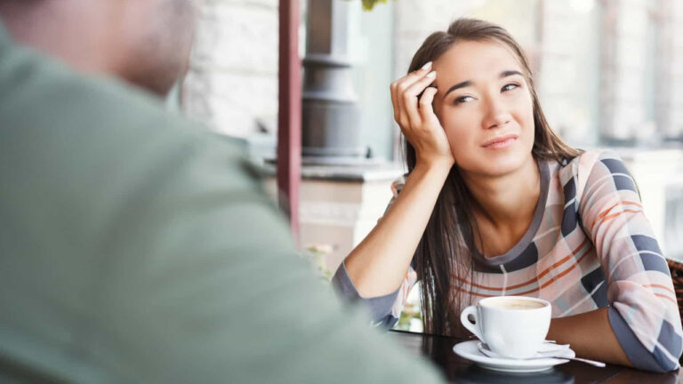 Tinder sabıka kaydı görüntüleme özelliği alıyor!