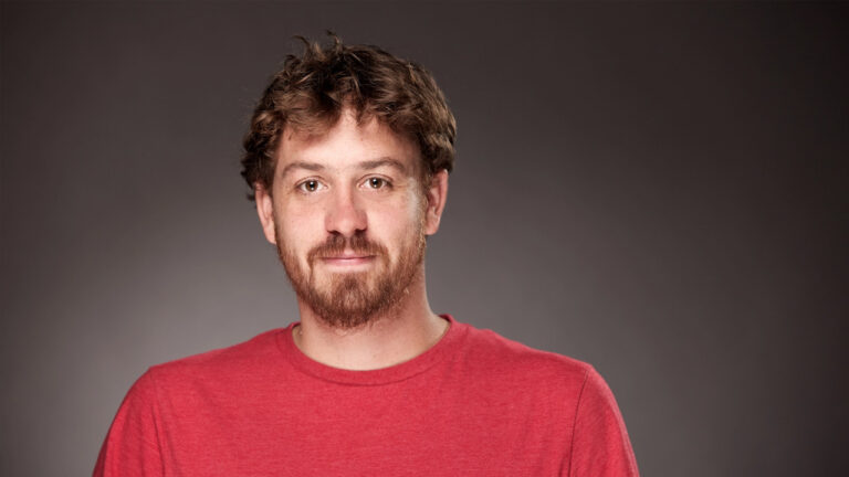 WhatsApp CEO’su Apple’ı topa tuttu