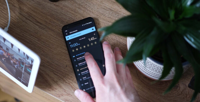 Google Clock indirme sayısıyla kendi rekorunu kırdı