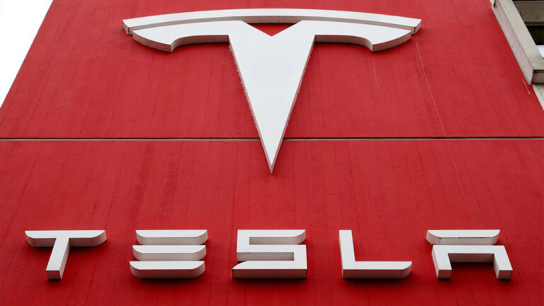 Eski çalışan Tesla’ya tazminat ödeyecek
