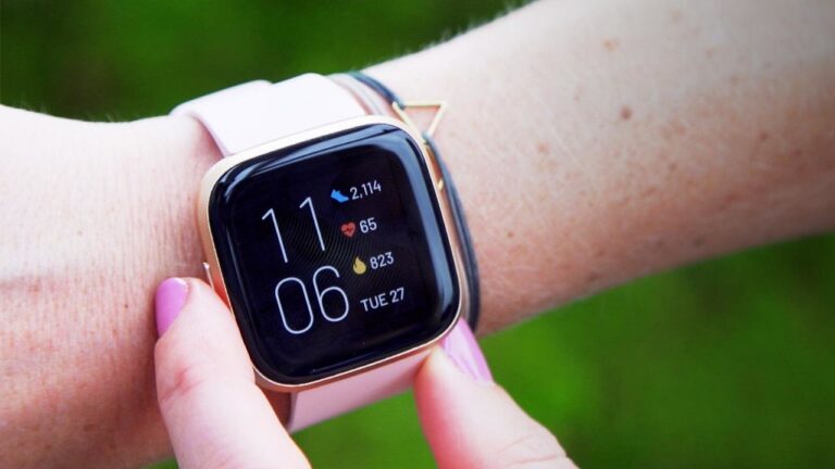 Fitbit yeni saatiyle horlayanları yakalayacak