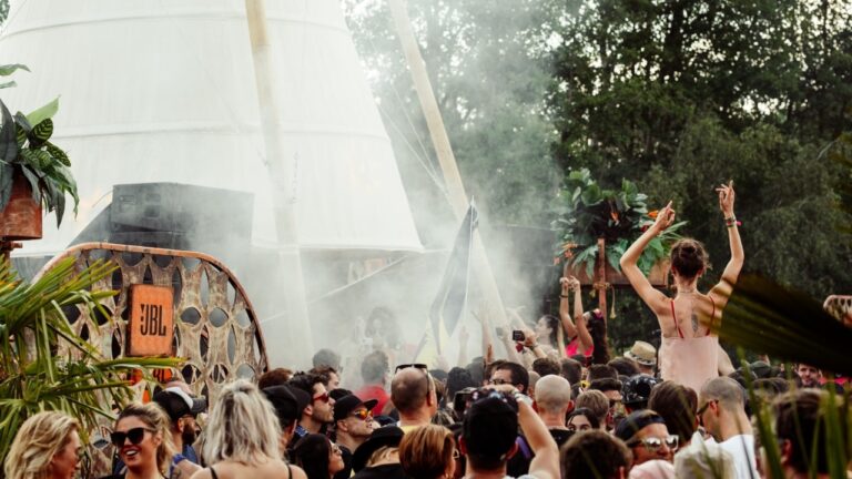 JBL, 75 yıllık üstün ses teknolojisini çevrim içi etkinlikle kutladı