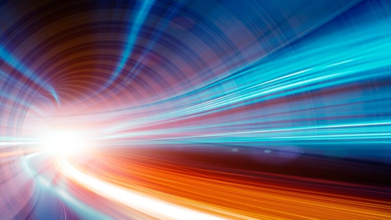 Yeni keşif: Fizikçiler ışık hızını kırdı