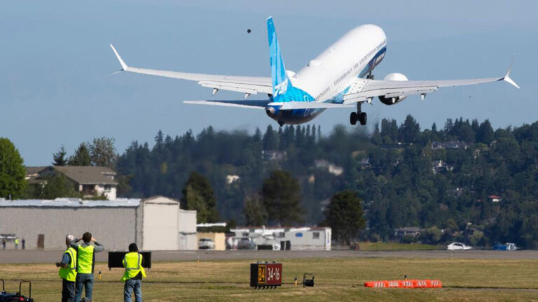 Boeing 737 Max 10 ilk uçuşunu tamamladı