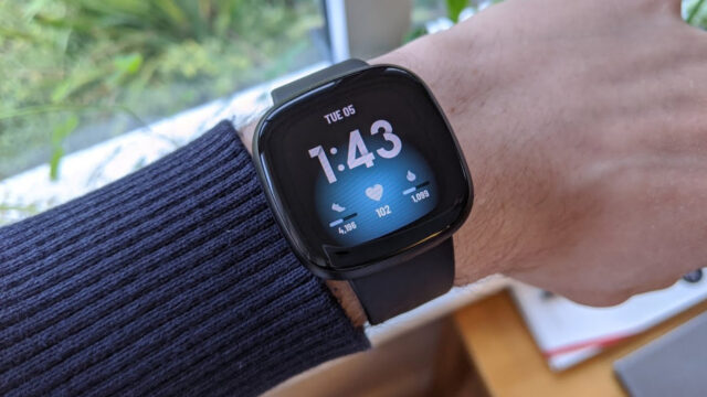 Fitbit akıllı saatler Google Asistan etkileşimini artırıyor